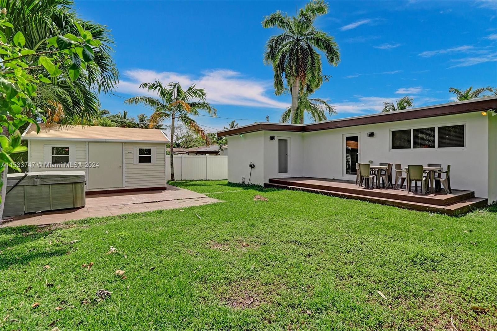 1527 Moffett St, Hollywood, Florida 33020, 4 Bedrooms Bedrooms, ,2 BathroomsBathrooms,Residential,For Sale,1527 Moffett St,A11533747