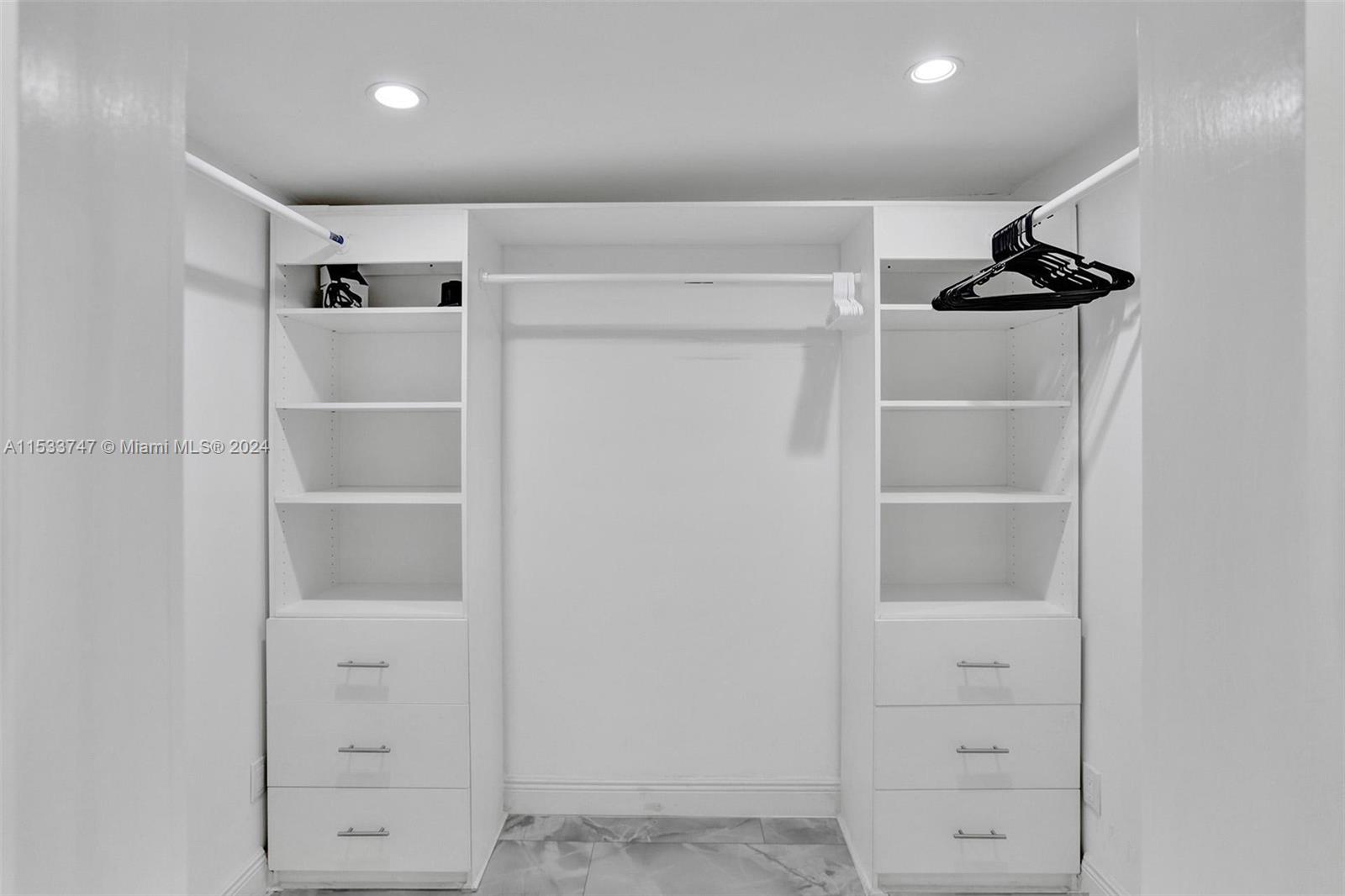 1527 Moffett St, Hollywood, Florida 33020, 4 Bedrooms Bedrooms, ,2 BathroomsBathrooms,Residential,For Sale,1527 Moffett St,A11533747