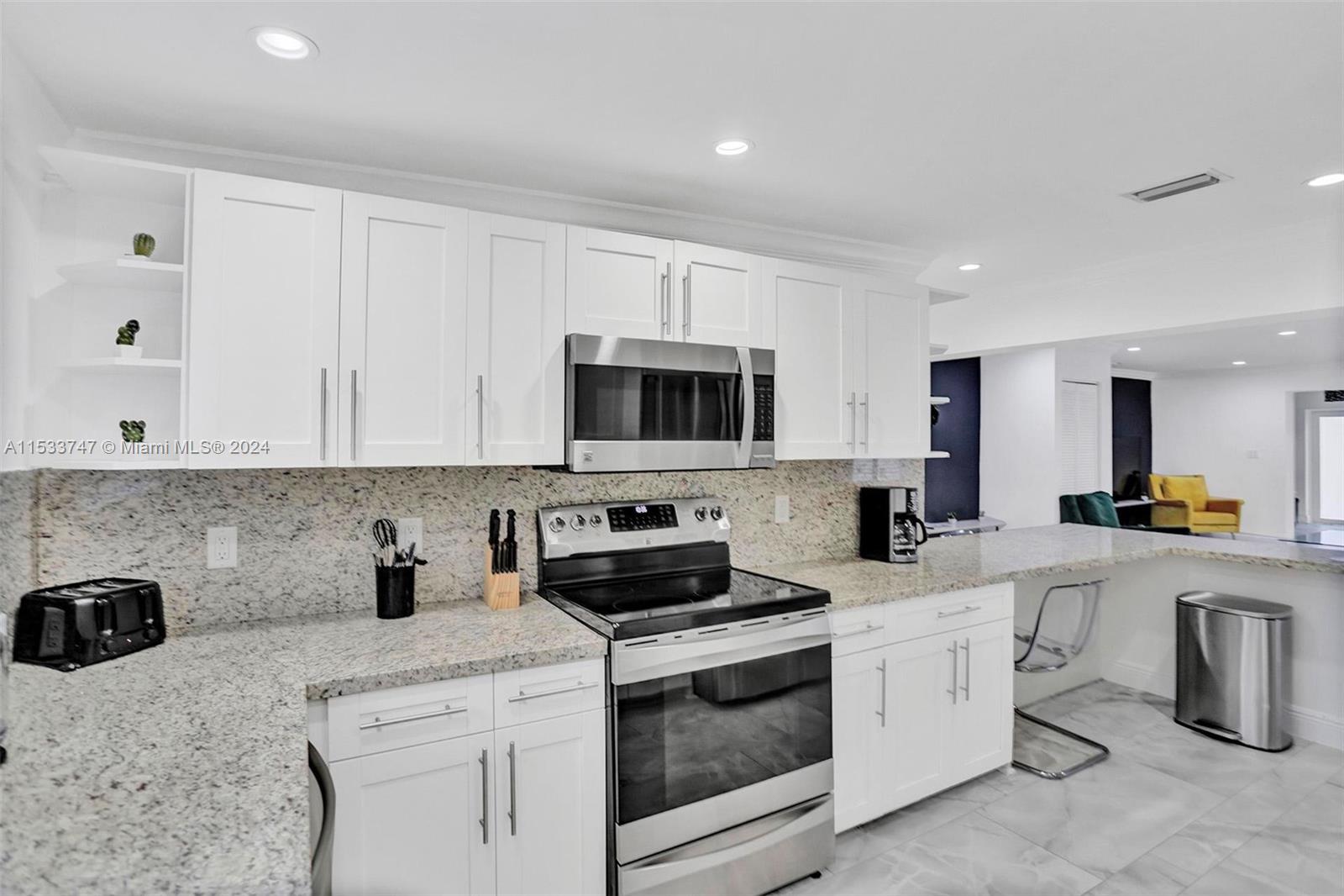 1527 Moffett St, Hollywood, Florida 33020, 4 Bedrooms Bedrooms, ,2 BathroomsBathrooms,Residential,For Sale,1527 Moffett St,A11533747