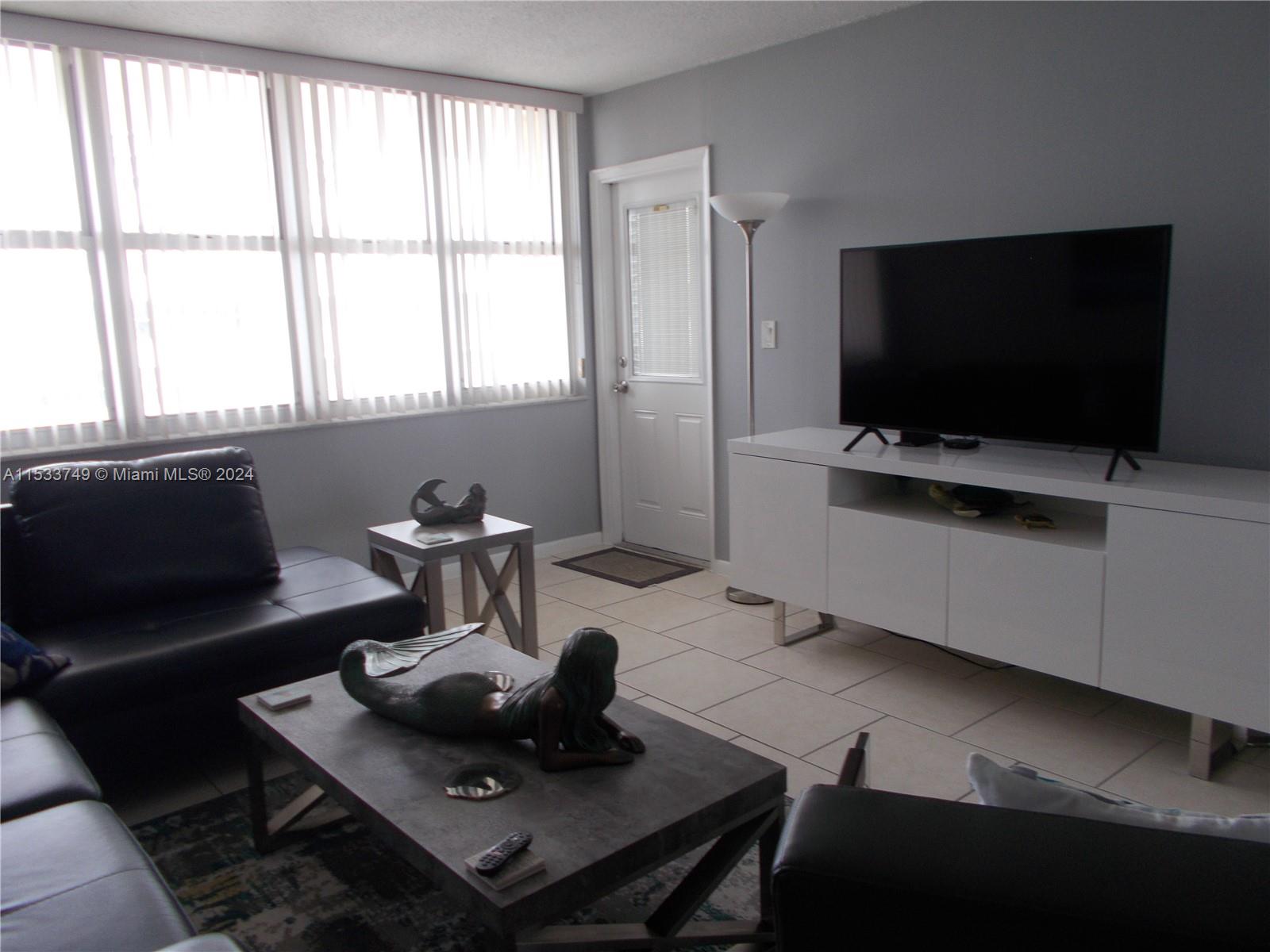 1825 S Ocean Dr 1006, Hallandale Beach, Florida 33009, 1 Bedroom Bedrooms, ,1 BathroomBathrooms,Residentiallease,For Rent,1825 S Ocean Dr 1006,A11533749