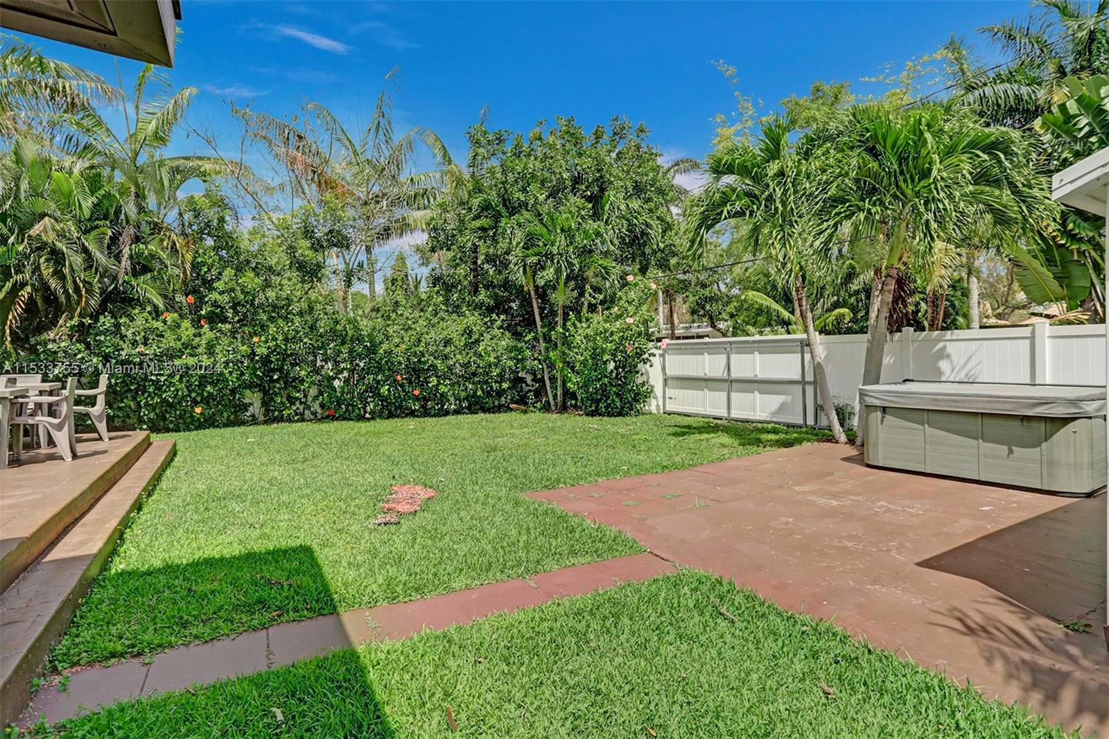 1527 Moffett St 1, Hollywood, Florida 33020, 4 Bedrooms Bedrooms, ,2 BathroomsBathrooms,Residentiallease,For Rent,1527 Moffett St 1,A11533755