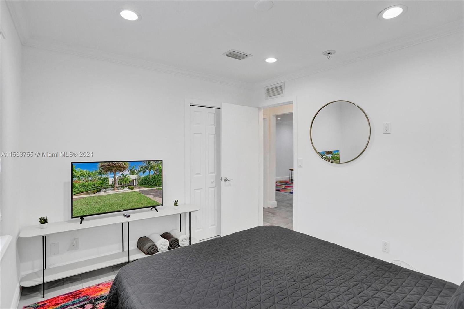 1527 Moffett St 1, Hollywood, Florida 33020, 4 Bedrooms Bedrooms, ,2 BathroomsBathrooms,Residentiallease,For Rent,1527 Moffett St 1,A11533755