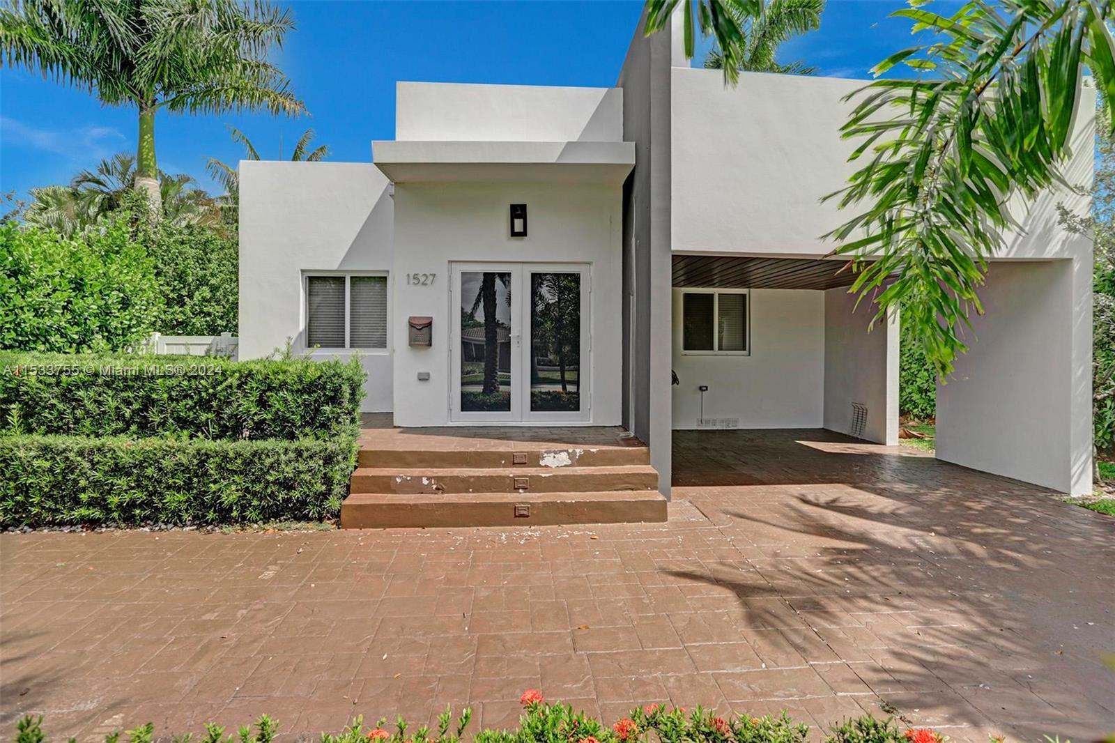 1527 Moffett St 1, Hollywood, Florida 33020, 4 Bedrooms Bedrooms, ,2 BathroomsBathrooms,Residentiallease,For Rent,1527 Moffett St 1,A11533755