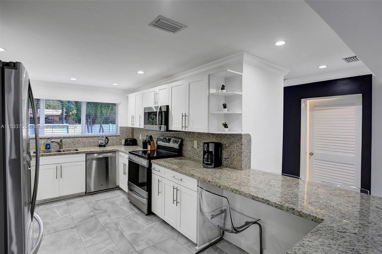 1527 Moffett St 1, Hollywood, Florida 33020, 4 Bedrooms Bedrooms, ,2 BathroomsBathrooms,Residentiallease,For Rent,1527 Moffett St 1,A11533755