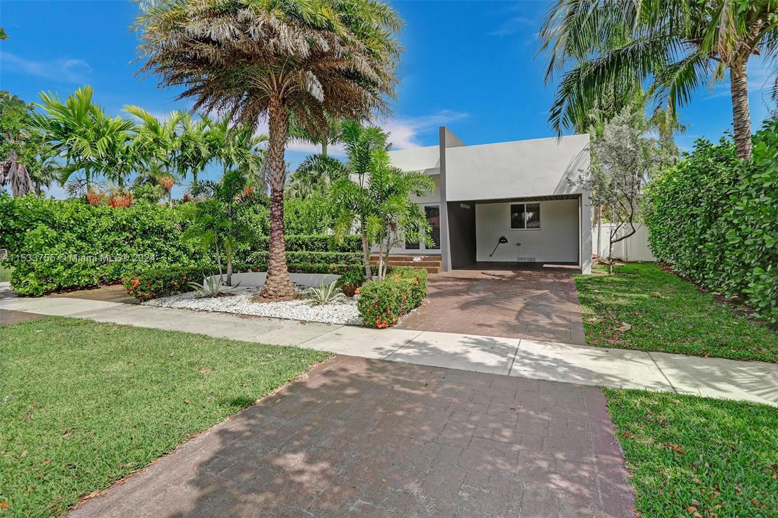 1527 Moffett St 1, Hollywood, Florida 33020, 4 Bedrooms Bedrooms, ,2 BathroomsBathrooms,Residentiallease,For Rent,1527 Moffett St 1,A11533755