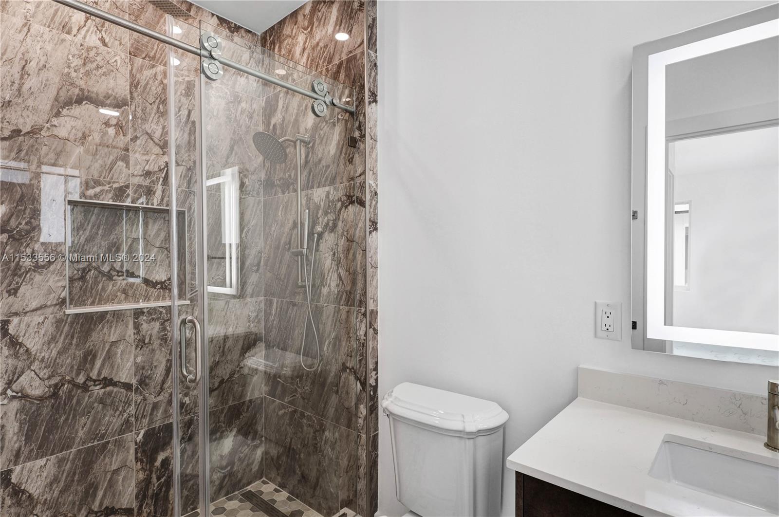 2nd Floor en-suite bathroom - front of house