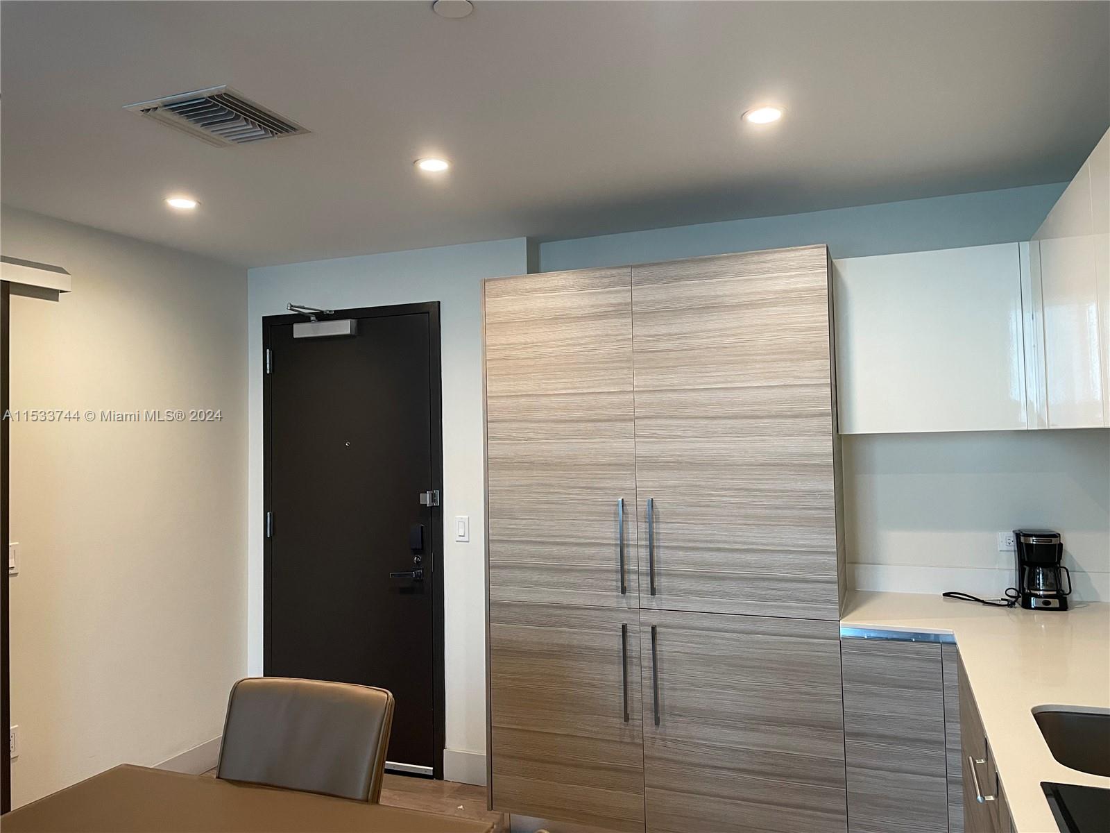 777 N Ocean Dr S232, Hollywood, Florida 33019, 2 Bedrooms Bedrooms, ,2 BathroomsBathrooms,Residential,For Sale,777 N Ocean Dr S232,A11533744