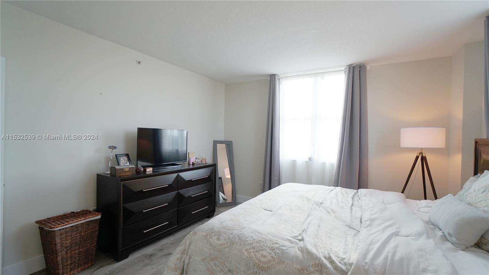 117 NW 42nd Ave 708, Miami, Florida 33126, 2 Bedrooms Bedrooms, ,2 BathroomsBathrooms,Residentiallease,For Rent,117 NW 42nd Ave 708,A11532539