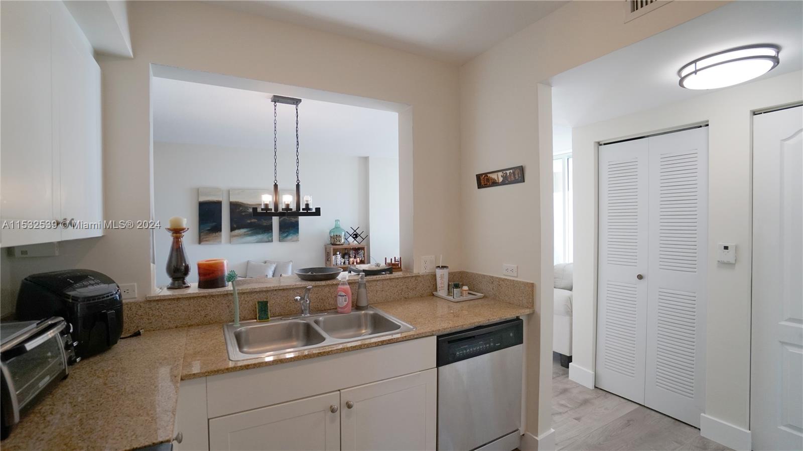 117 NW 42nd Ave 708, Miami, Florida 33126, 2 Bedrooms Bedrooms, ,2 BathroomsBathrooms,Residentiallease,For Rent,117 NW 42nd Ave 708,A11532539