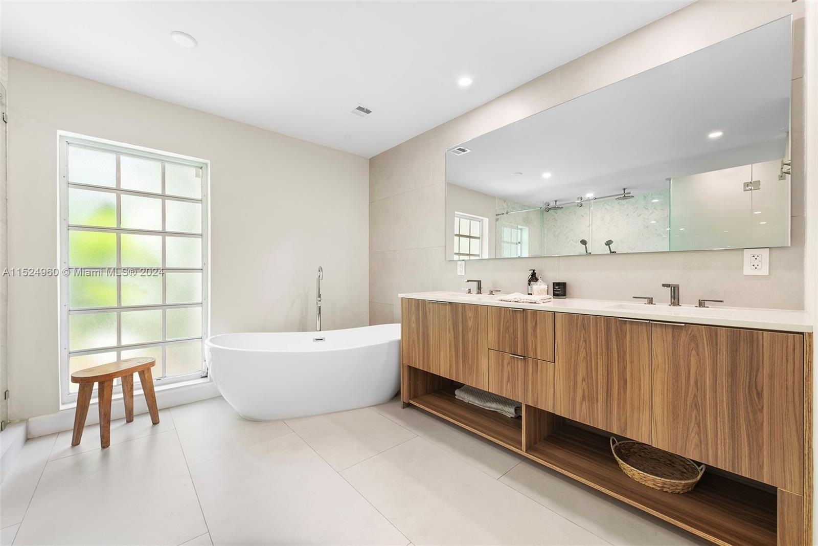 11655 Old Cutler Rd, Coral Gables, FL, 33156 United States, 5 Bedrooms Bedrooms, ,4 BathroomsBathrooms,Residential,For Sale,Old Cutler Rd,A11524960