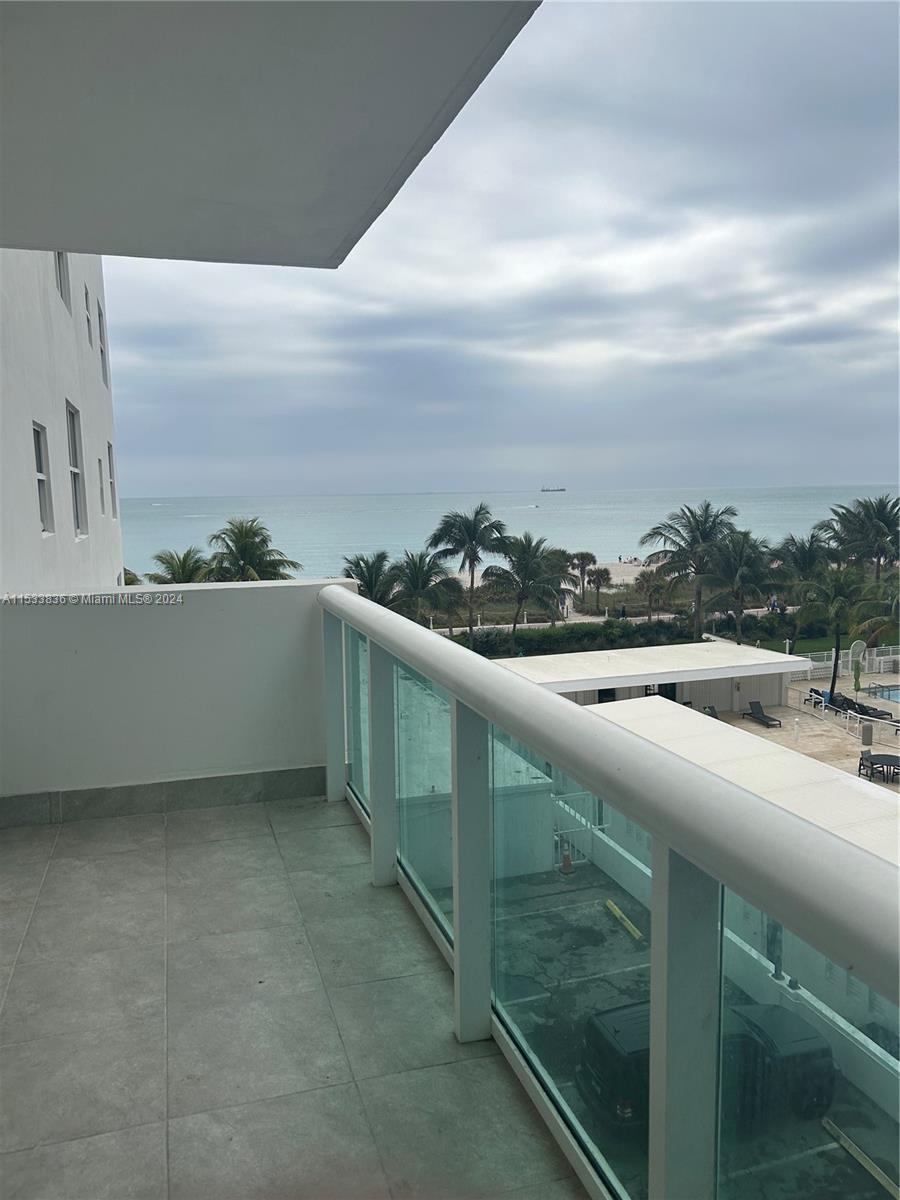 5001 Collins Ave 4G, Miami Beach, Florida 33140, 1 Bedroom Bedrooms, ,2 BathroomsBathrooms,Residential,For Sale,5001 Collins Ave 4G,A11533836