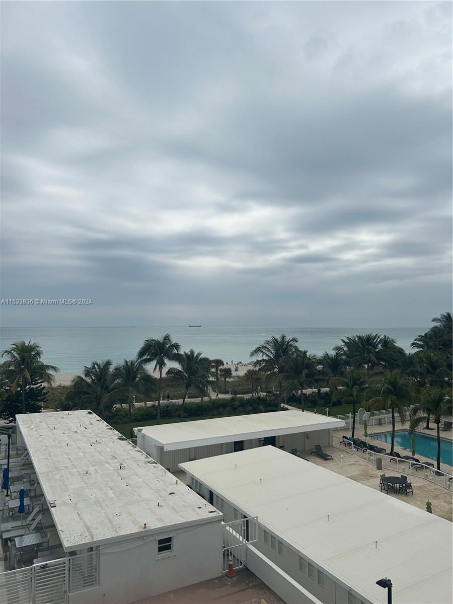 5001 Collins Ave 4G, Miami Beach, Florida 33140, 1 Bedroom Bedrooms, ,2 BathroomsBathrooms,Residential,For Sale,5001 Collins Ave 4G,A11533836