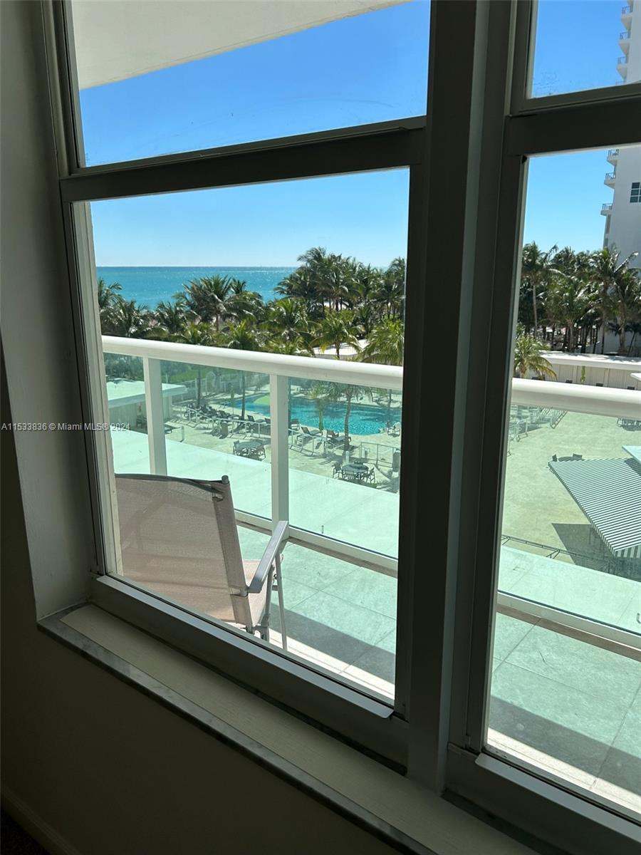 5001 Collins Ave 4G, Miami Beach, Florida 33140, 1 Bedroom Bedrooms, ,2 BathroomsBathrooms,Residential,For Sale,5001 Collins Ave 4G,A11533836