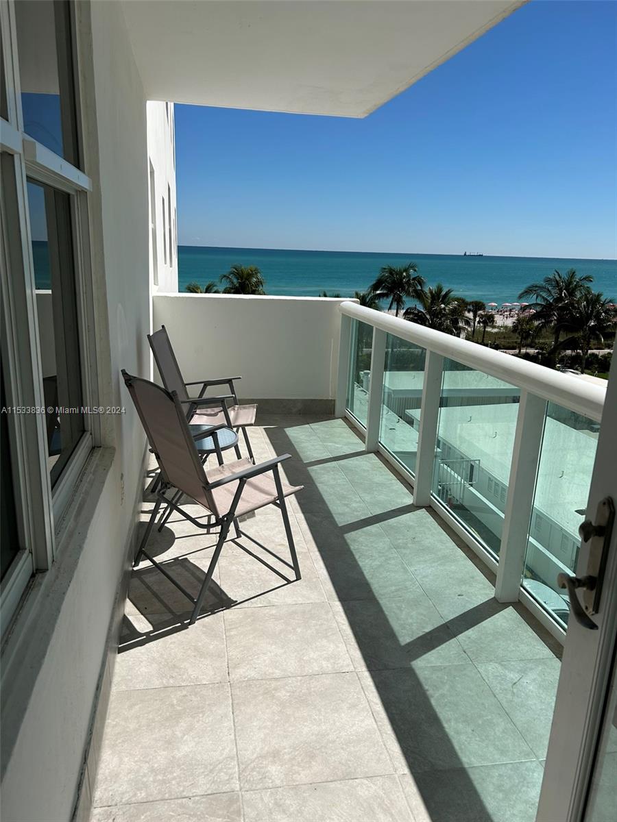 5001 Collins Ave 4G, Miami Beach, Florida 33140, 1 Bedroom Bedrooms, ,2 BathroomsBathrooms,Residential,For Sale,5001 Collins Ave 4G,A11533836