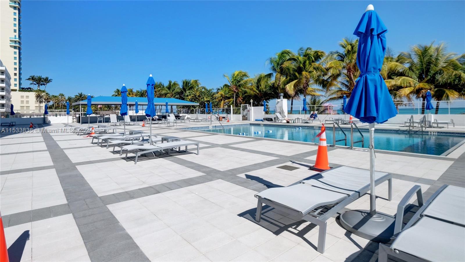 5001 Collins Ave 4G, Miami Beach, Florida 33140, 1 Bedroom Bedrooms, ,2 BathroomsBathrooms,Residential,For Sale,5001 Collins Ave 4G,A11533836