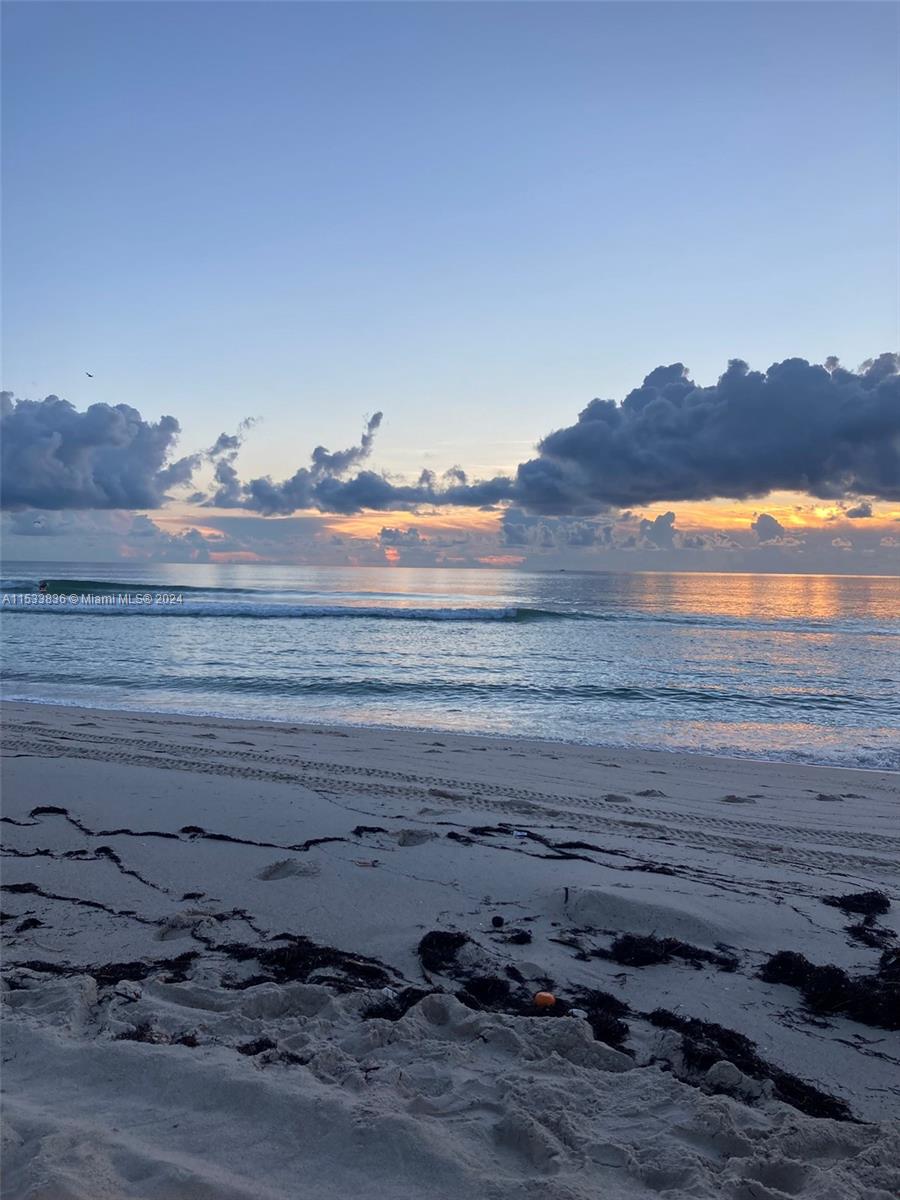 5001 Collins Ave 4G, Miami Beach, Florida 33140, 1 Bedroom Bedrooms, ,2 BathroomsBathrooms,Residential,For Sale,5001 Collins Ave 4G,A11533836