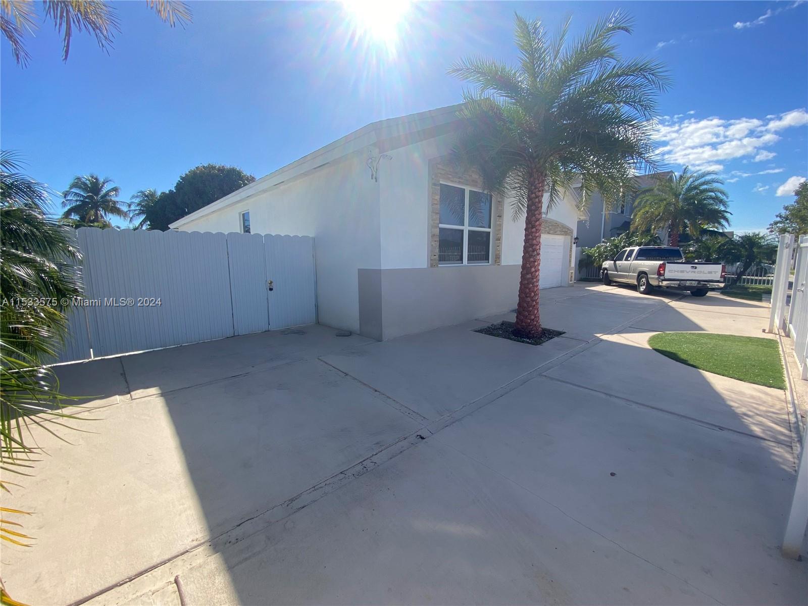 27583 SW 133rd Ave, Homestead, Florida 33032, 6 Bedrooms Bedrooms, ,4 BathroomsBathrooms,Residential,For Sale,27583 SW 133rd Ave,A11533575