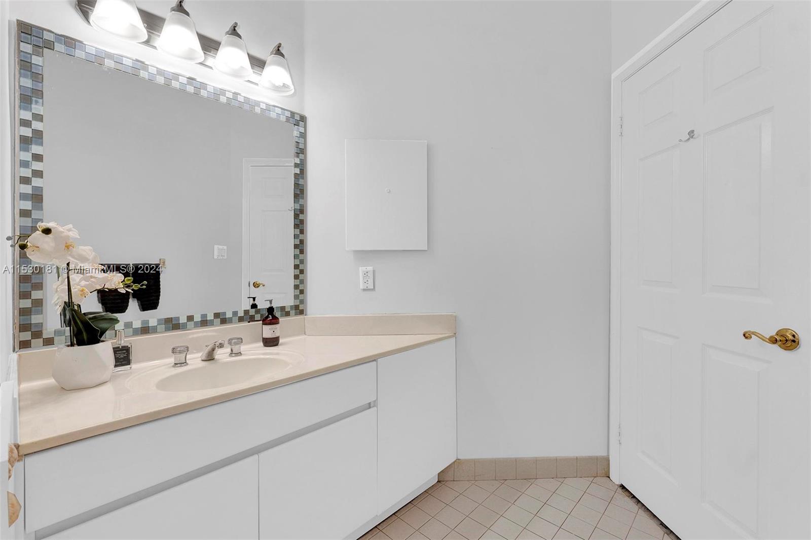 721 Biltmore Way 101, Coral Gables, Florida 33134, 1 Bedroom Bedrooms, ,1 BathroomBathrooms,Residential,For Sale,721 Biltmore Way 101,A11530181