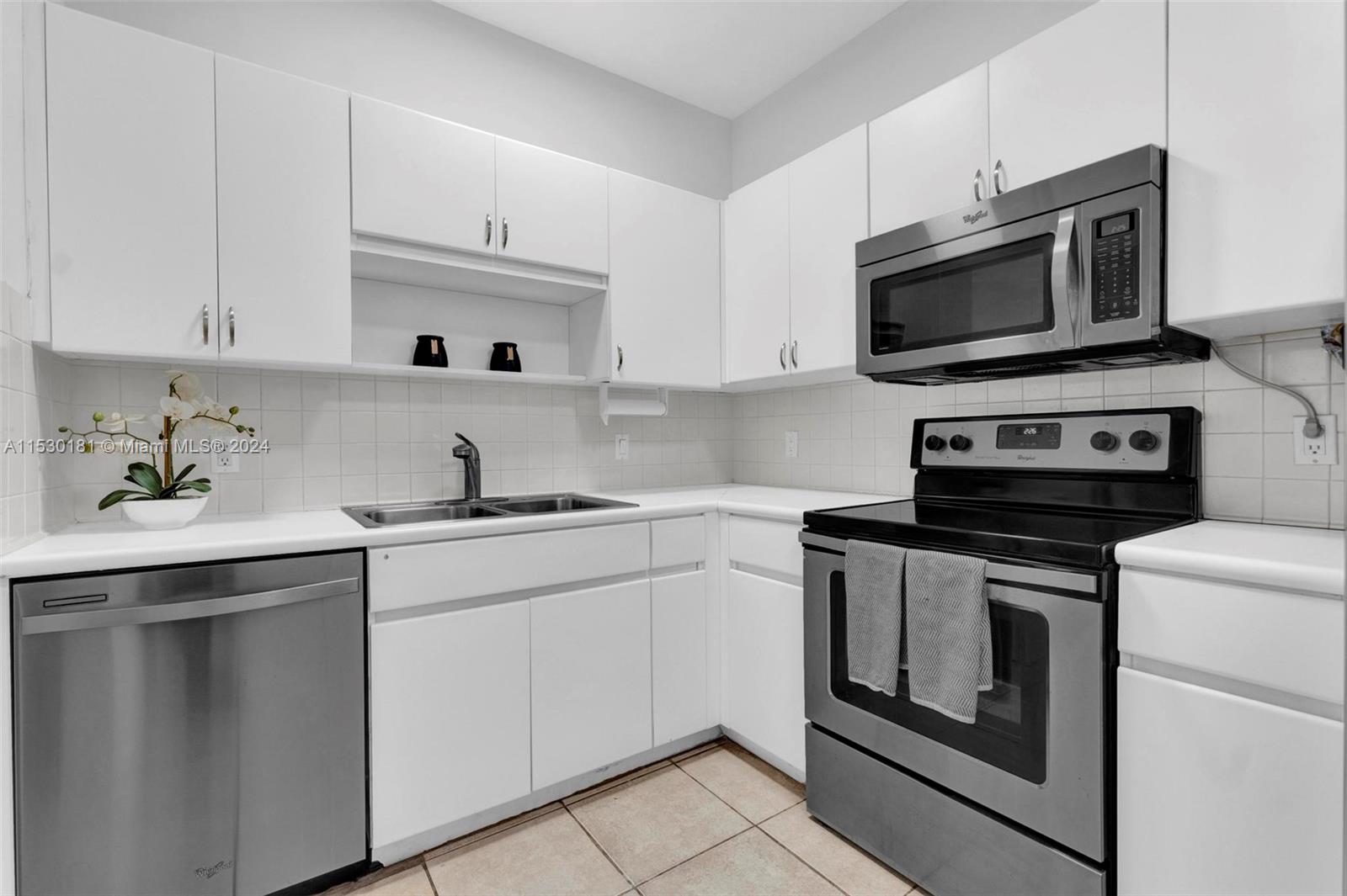 721 Biltmore Way 101, Coral Gables, Florida 33134, 1 Bedroom Bedrooms, ,1 BathroomBathrooms,Residential,For Sale,721 Biltmore Way 101,A11530181