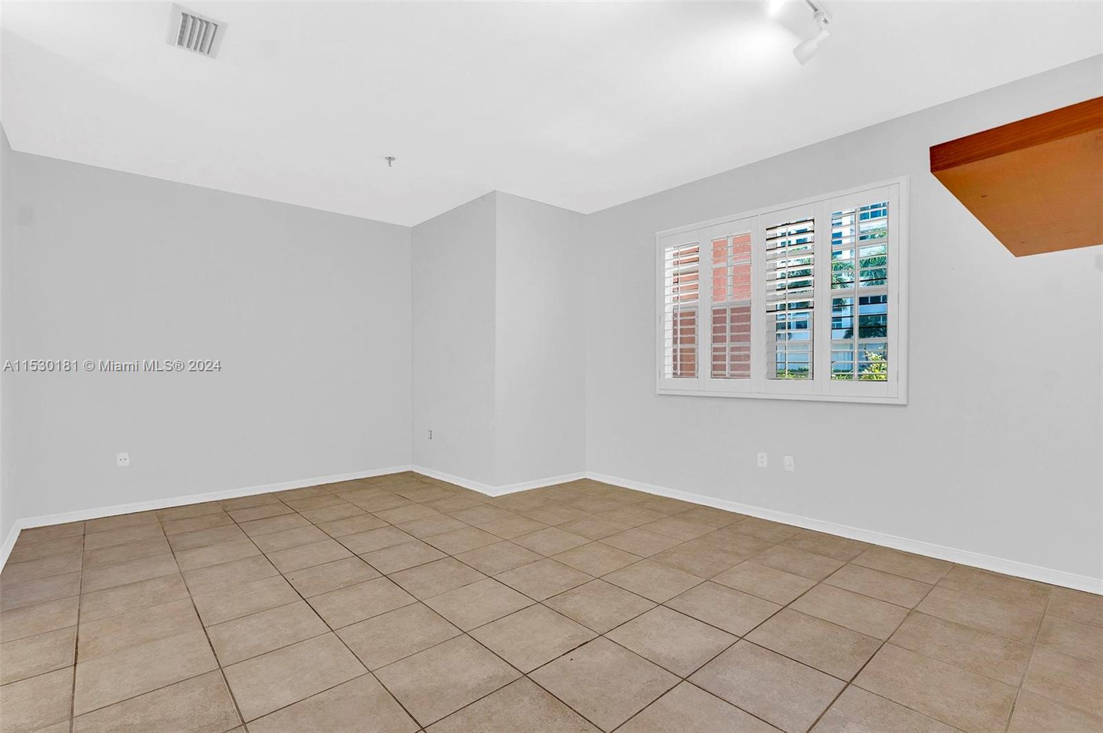 721 Biltmore Way 101, Coral Gables, Florida 33134, 1 Bedroom Bedrooms, ,1 BathroomBathrooms,Residential,For Sale,721 Biltmore Way 101,A11530181