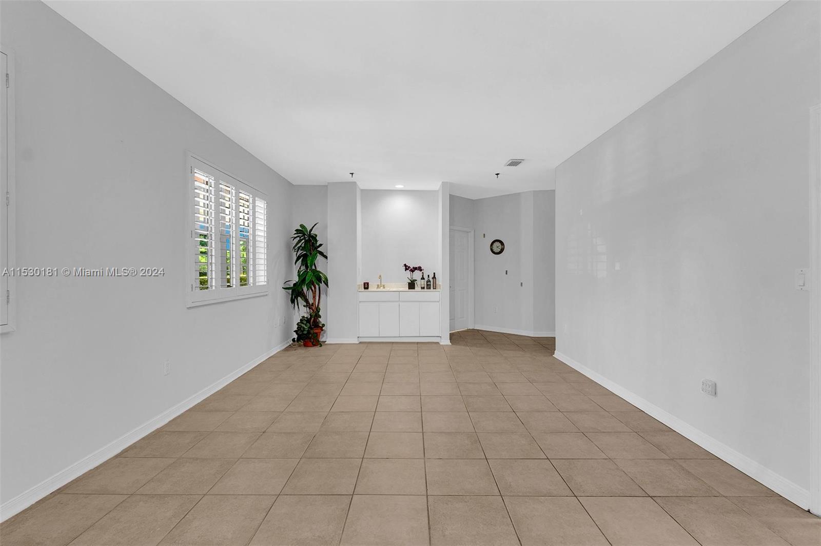 721 Biltmore Way 101, Coral Gables, Florida 33134, 1 Bedroom Bedrooms, ,1 BathroomBathrooms,Residential,For Sale,721 Biltmore Way 101,A11530181