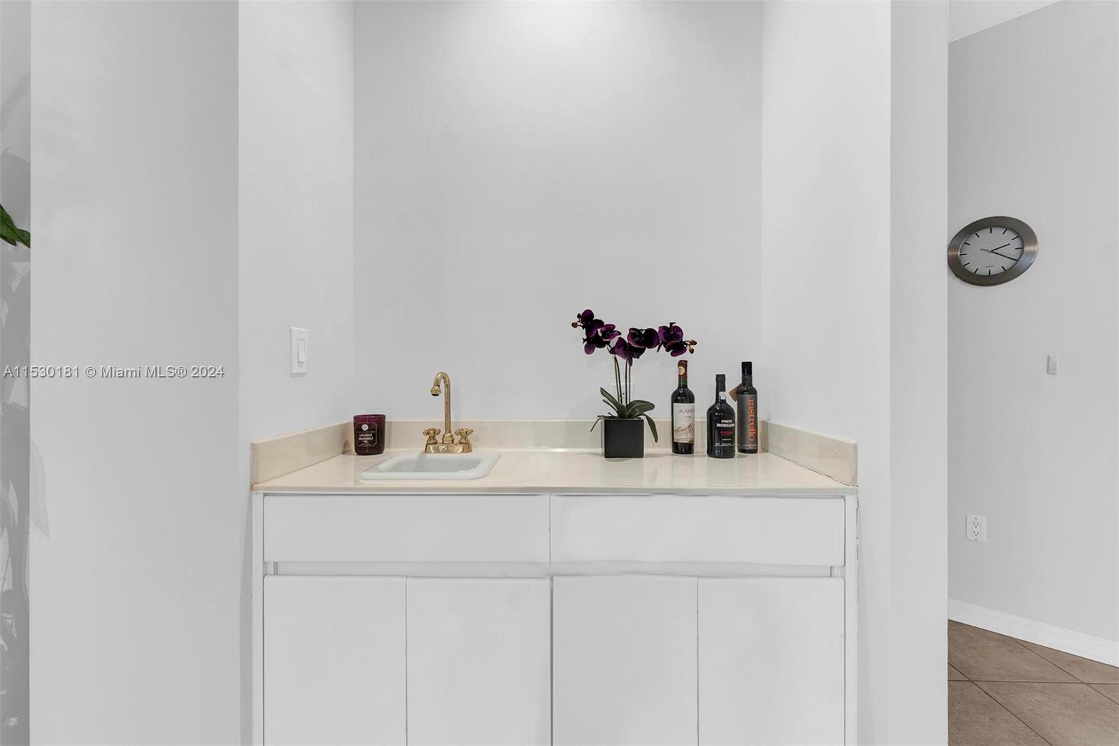 721 Biltmore Way 101, Coral Gables, Florida 33134, 1 Bedroom Bedrooms, ,1 BathroomBathrooms,Residential,For Sale,721 Biltmore Way 101,A11530181