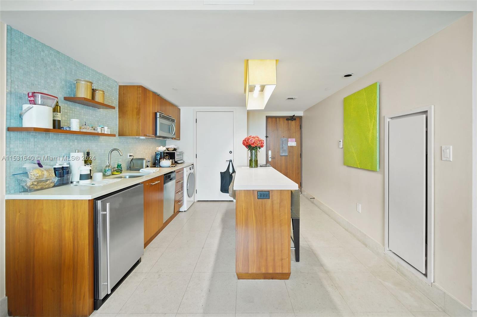 6801 Collins Ave 1015, Miami Beach, Florida 33141, 1 Bedroom Bedrooms, ,1 BathroomBathrooms,Residential,For Sale,6801 Collins Ave 1015,A11531640