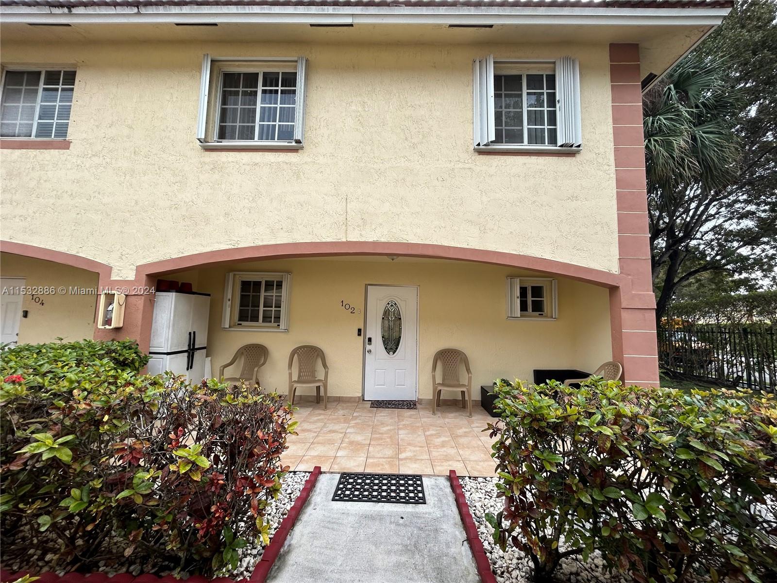 House for Sale in Hialeah, FL