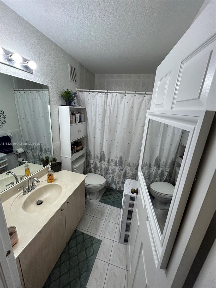 6765 NW 182nd St 102, Hialeah, Florida 33015, 3 Bedrooms Bedrooms, ,2 BathroomsBathrooms,Residential,For Sale,6765 NW 182nd St 102,A11532886