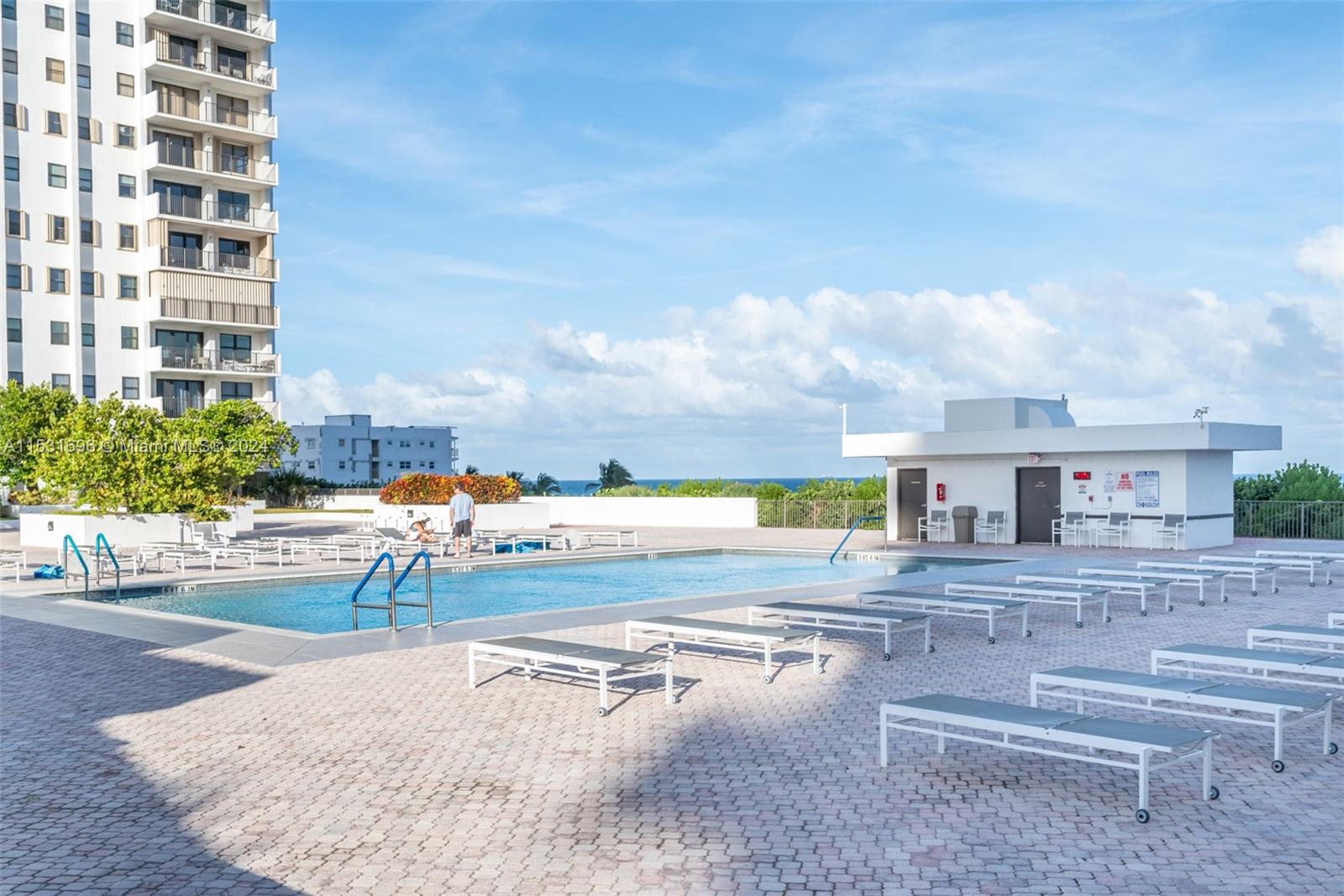 1201 S Ocean Dr 805S, Hollywood, Florida 33019, 2 Bedrooms Bedrooms, ,2 BathroomsBathrooms,Residential,For Sale,1201 S Ocean Dr 805S,A11531696