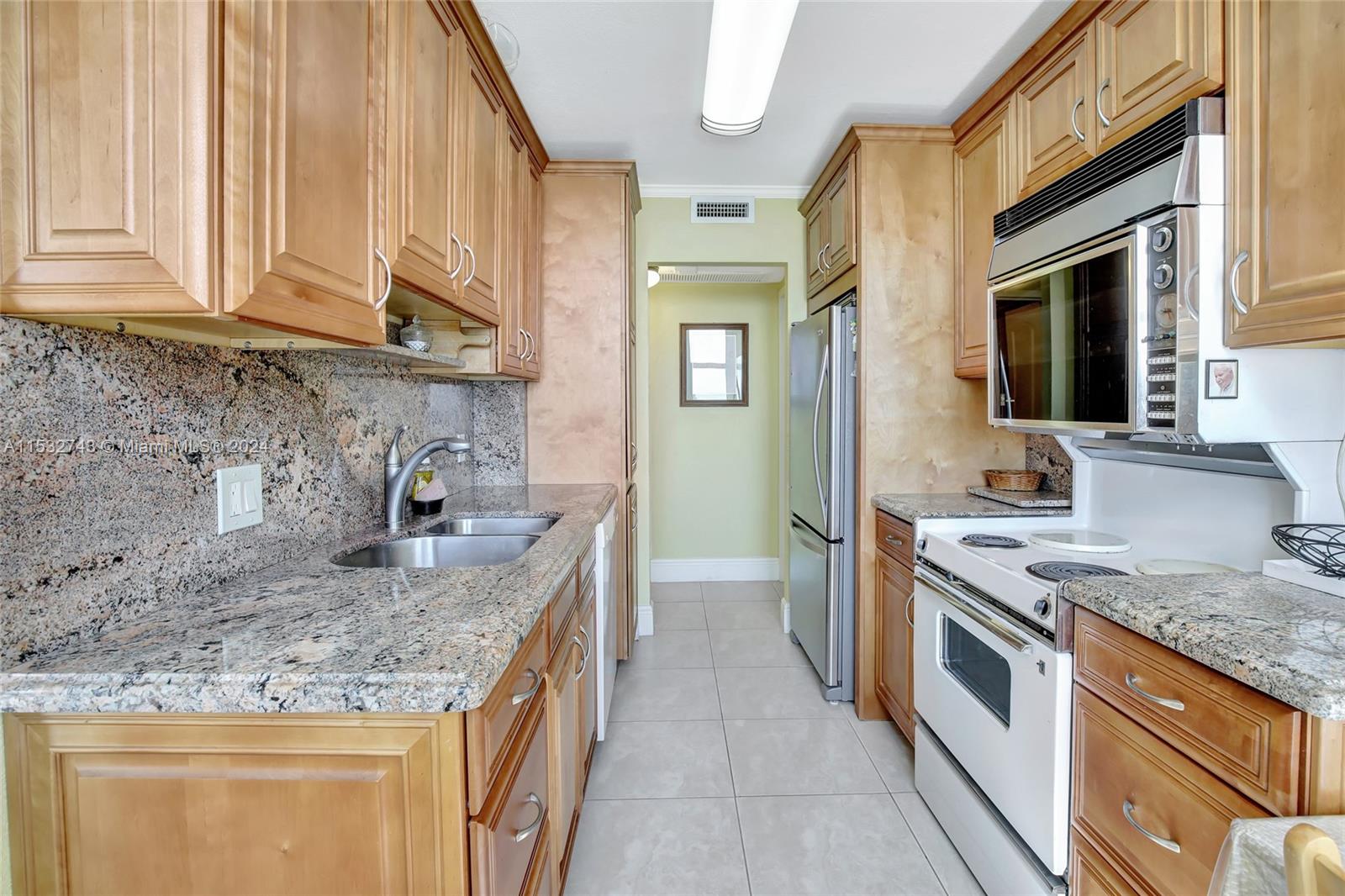 322 Buchanan St PH2C, Hollywood, Florida 33019, 1 Bedroom Bedrooms, ,1 BathroomBathrooms,Residential,For Sale,322 Buchanan St PH2C,A11532743