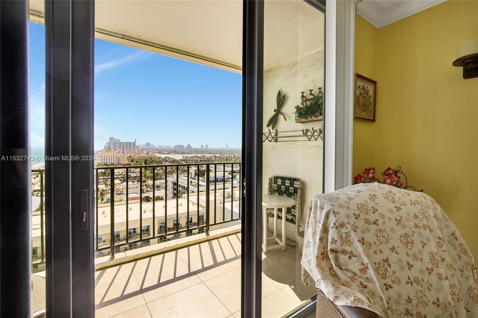 322 Buchanan St PH2C, Hollywood, Florida 33019, 1 Bedroom Bedrooms, ,1 BathroomBathrooms,Residential,For Sale,322 Buchanan St PH2C,A11532743