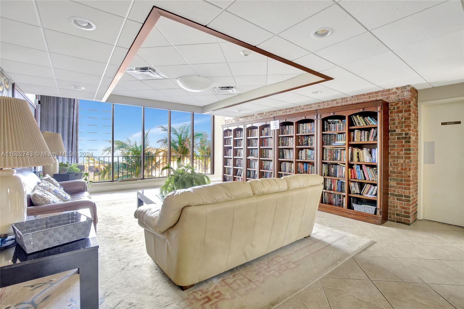 322 Buchanan St PH2C, Hollywood, Florida 33019, 1 Bedroom Bedrooms, ,1 BathroomBathrooms,Residential,For Sale,322 Buchanan St PH2C,A11532743