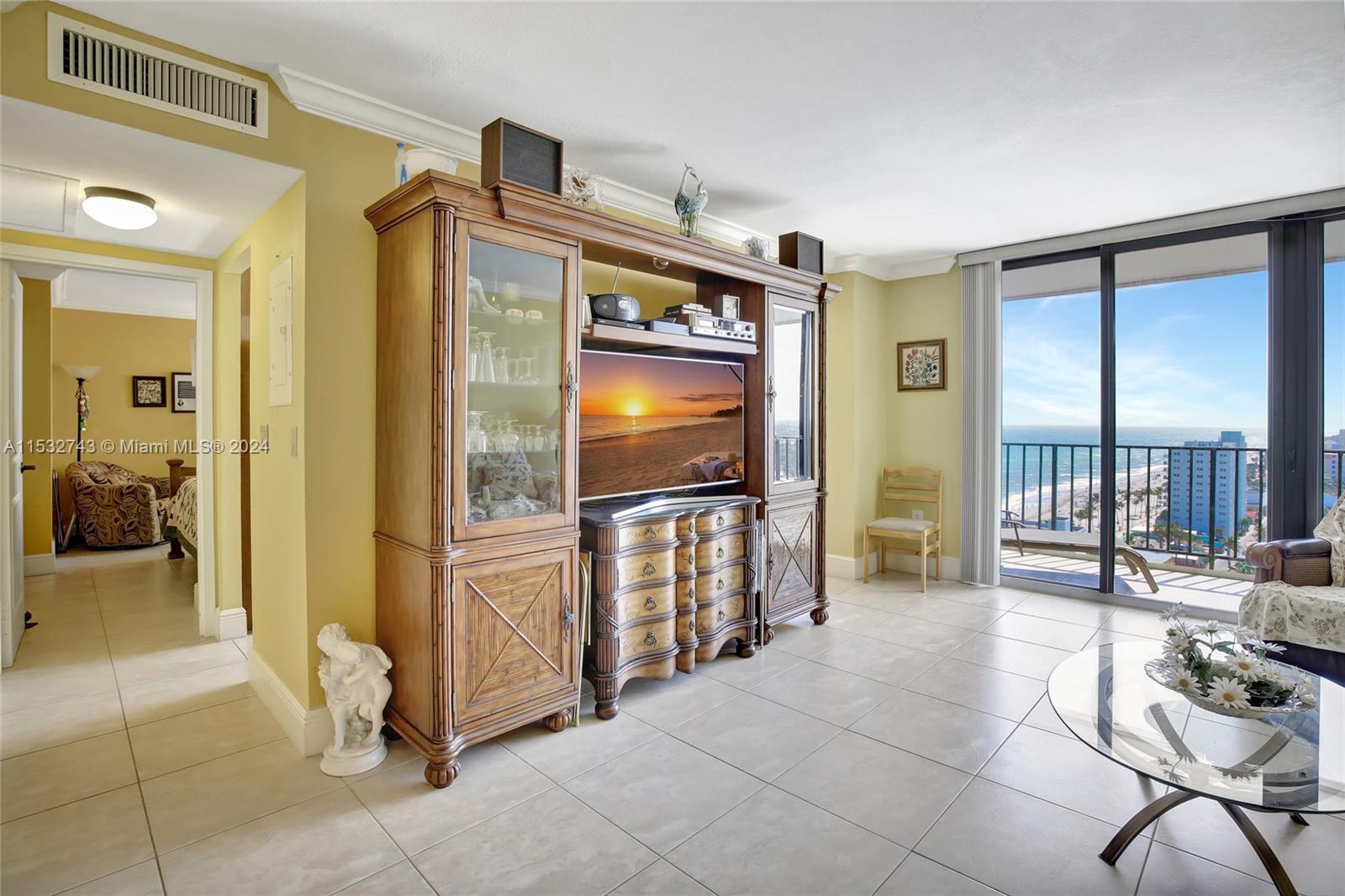 322 Buchanan St PH2C, Hollywood, Florida 33019, 1 Bedroom Bedrooms, ,1 BathroomBathrooms,Residential,For Sale,322 Buchanan St PH2C,A11532743