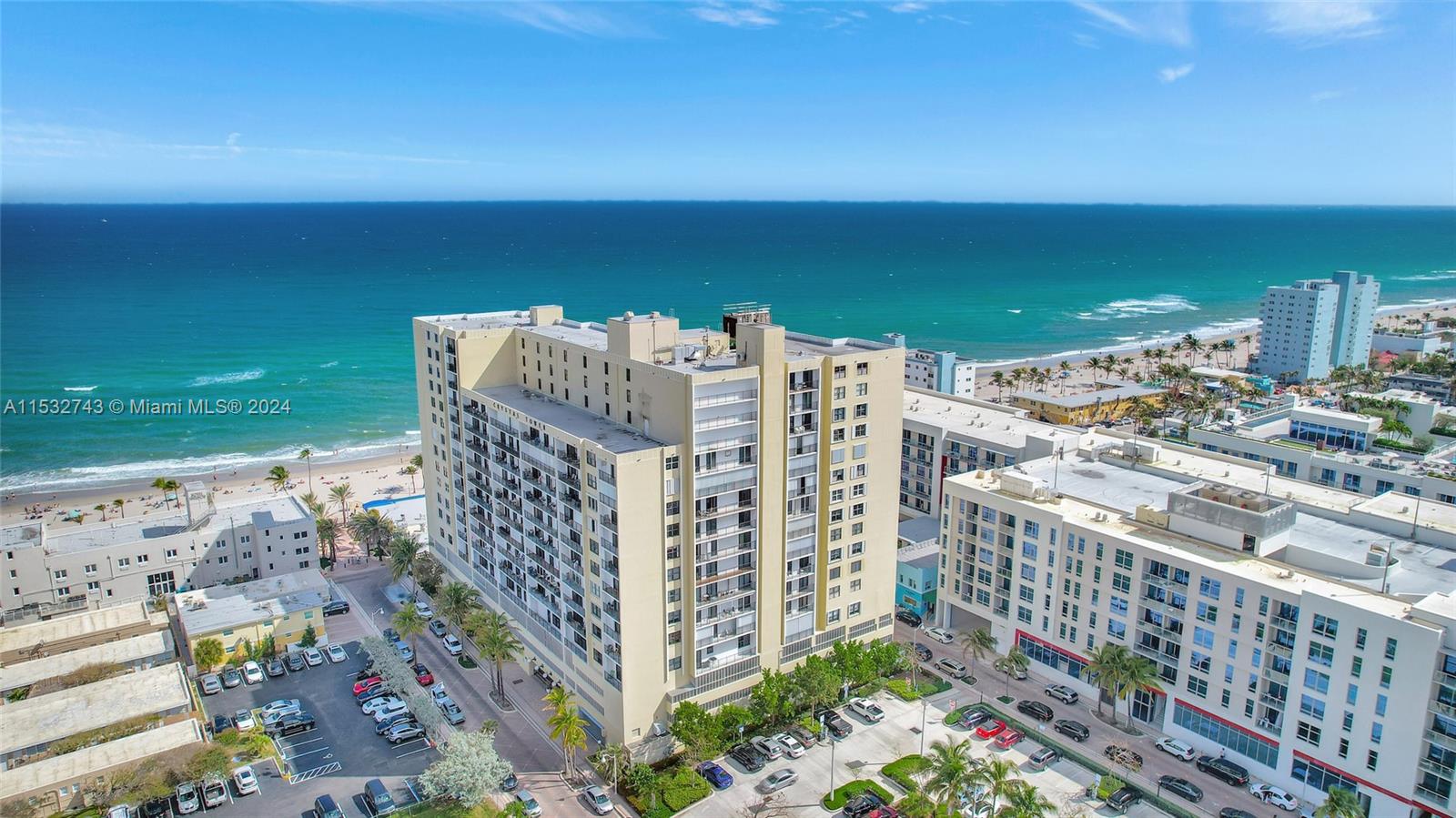 322 Buchanan St PH2C, Hollywood, Florida 33019, 1 Bedroom Bedrooms, ,1 BathroomBathrooms,Residential,For Sale,322 Buchanan St PH2C,A11532743