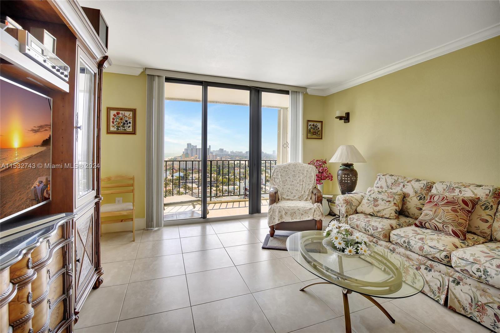 322 Buchanan St PH2C, Hollywood, Florida 33019, 1 Bedroom Bedrooms, ,1 BathroomBathrooms,Residential,For Sale,322 Buchanan St PH2C,A11532743