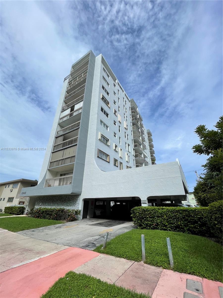 1345 West Ave 202, Miami Beach, Florida 33139, 1 Bedroom Bedrooms, ,1 BathroomBathrooms,Residential,For Sale,1345 West Ave 202,A11533976