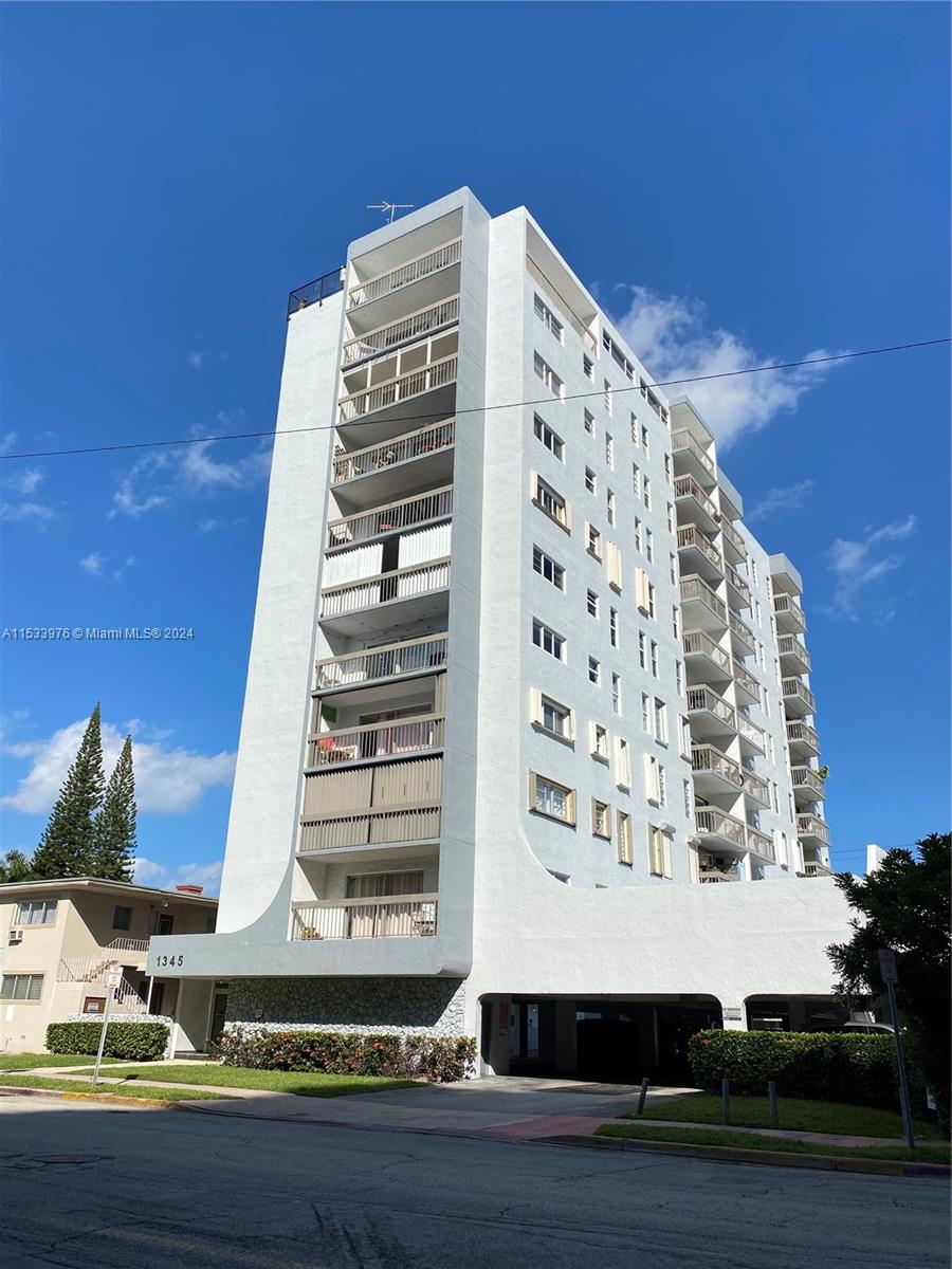 1345 West Ave 202, Miami Beach, Florida 33139, 1 Bedroom Bedrooms, ,1 BathroomBathrooms,Residential,For Sale,1345 West Ave 202,A11533976