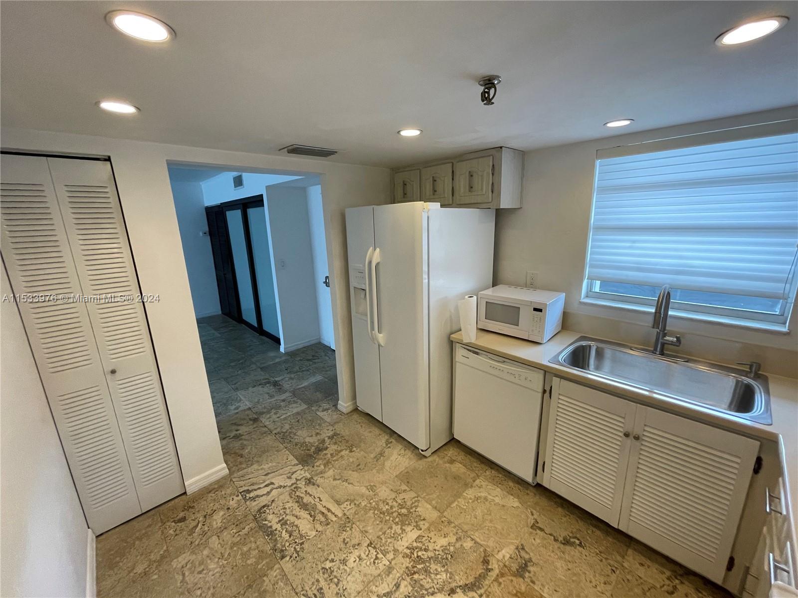 1345 West Ave 202, Miami Beach, Florida 33139, 1 Bedroom Bedrooms, ,1 BathroomBathrooms,Residential,For Sale,1345 West Ave 202,A11533976