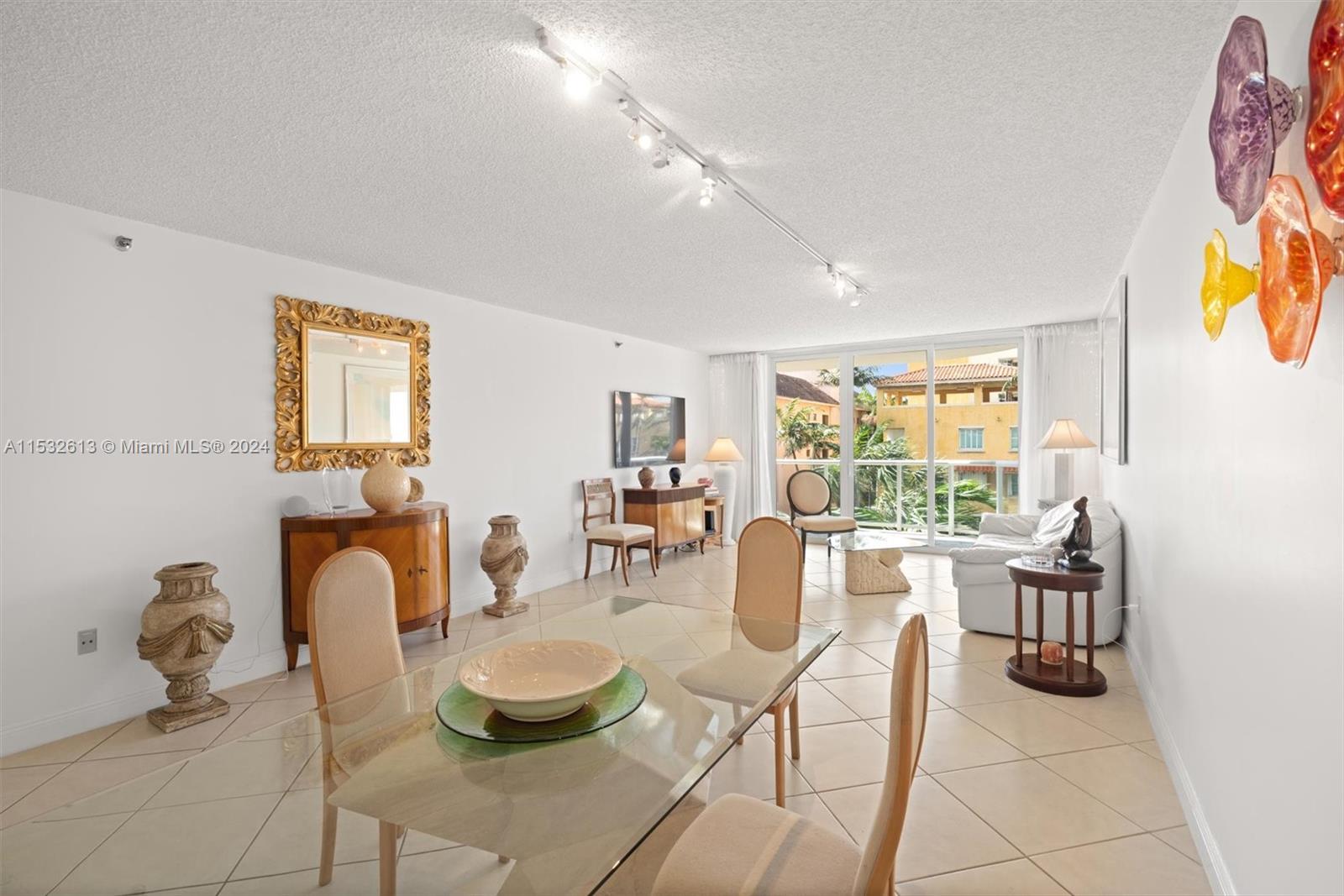 8855 Collins Ave 3E, Surfside, Florida 33154, 1 Bedroom Bedrooms, ,1 BathroomBathrooms,Residentiallease,For Rent,8855 Collins Ave 3E,A11532613