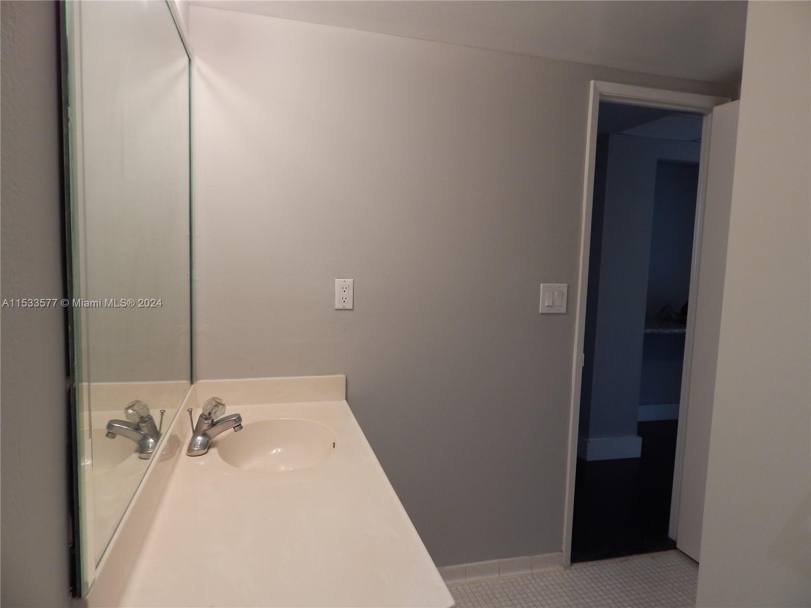 19390 Collins Ave 1211, Sunny Isles Beach, Florida 33160, 1 Bedroom Bedrooms, ,1 BathroomBathrooms,Residentiallease,For Rent,19390 Collins Ave 1211,A11533577