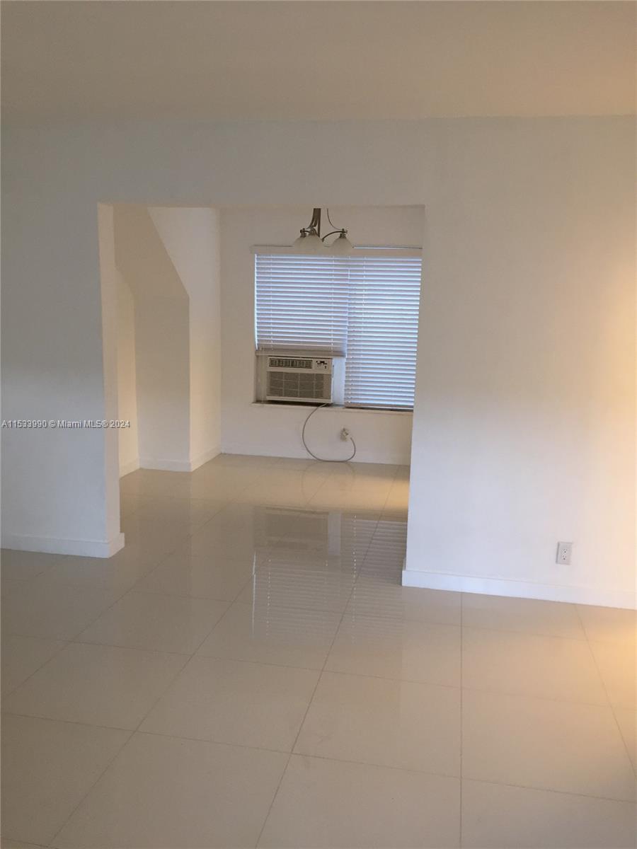 545 74 ST 2, Miami Beach, Florida 33141, 1 Bedroom Bedrooms, ,1 BathroomBathrooms,Residentiallease,For Rent,545 74 ST 2,A11533990