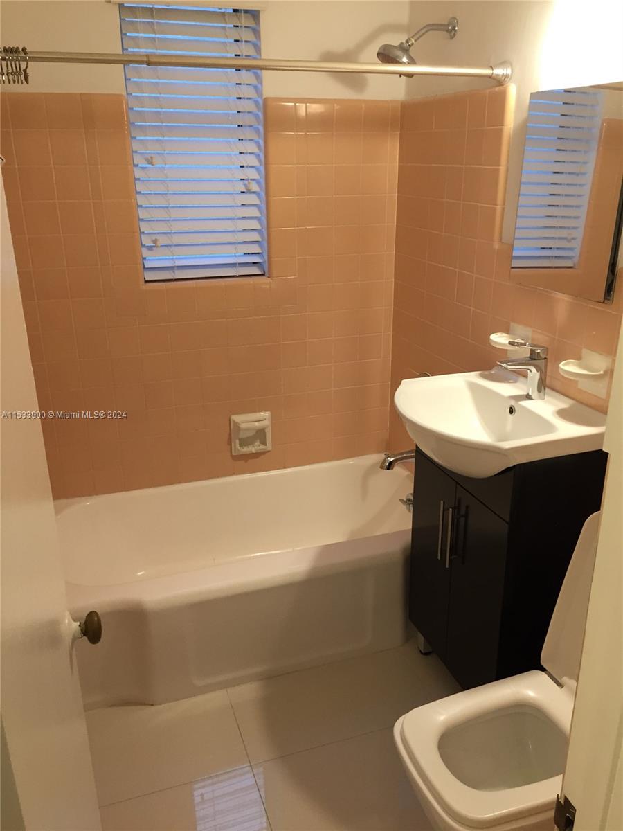 545 74 ST 2, Miami Beach, Florida 33141, 1 Bedroom Bedrooms, ,1 BathroomBathrooms,Residentiallease,For Rent,545 74 ST 2,A11533990