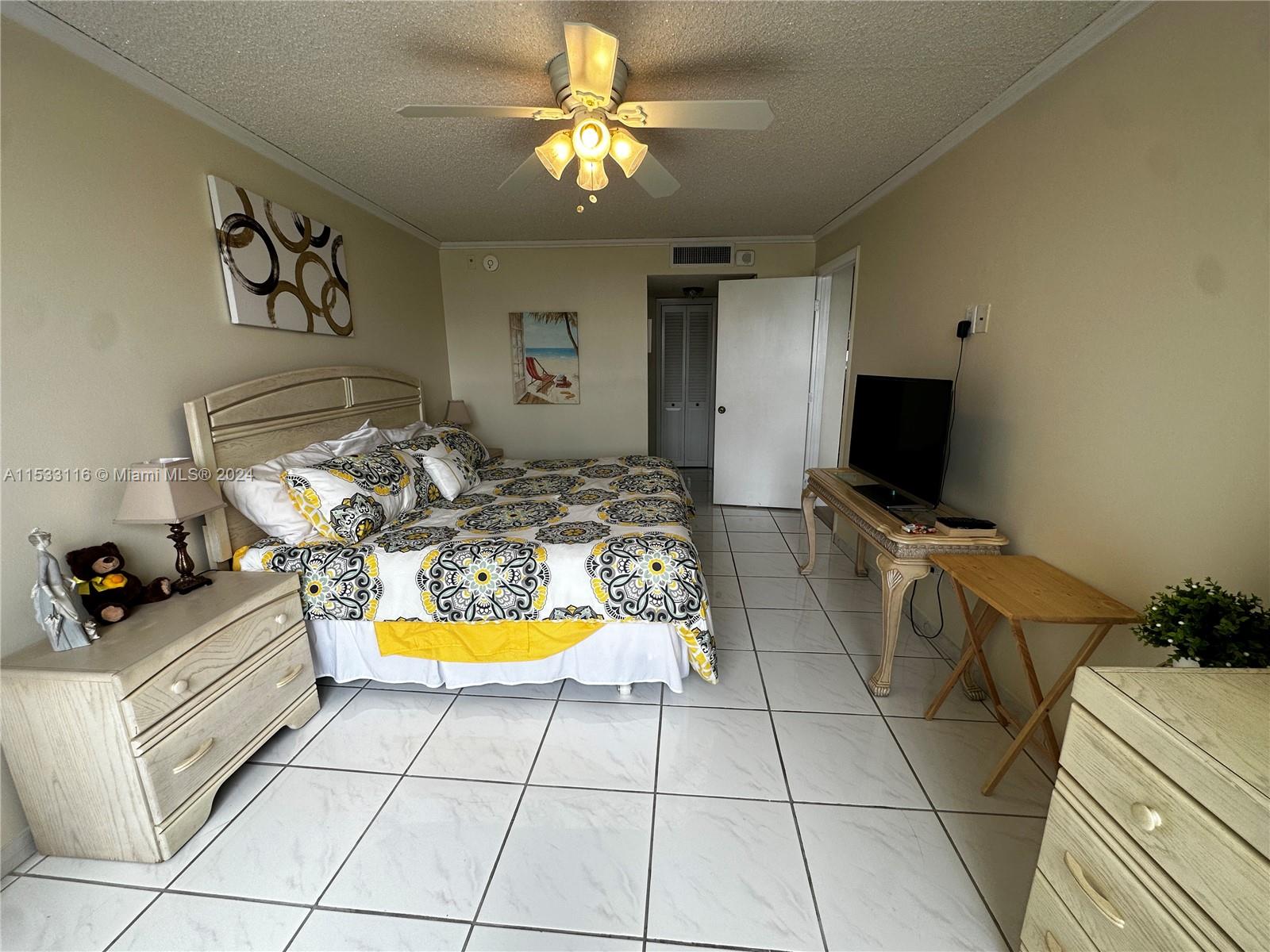 6039 Collins Ave 729, Miami Beach, Florida 33140, 2 Bedrooms Bedrooms, ,2 BathroomsBathrooms,Residential,For Sale,6039 Collins Ave 729,A11533116