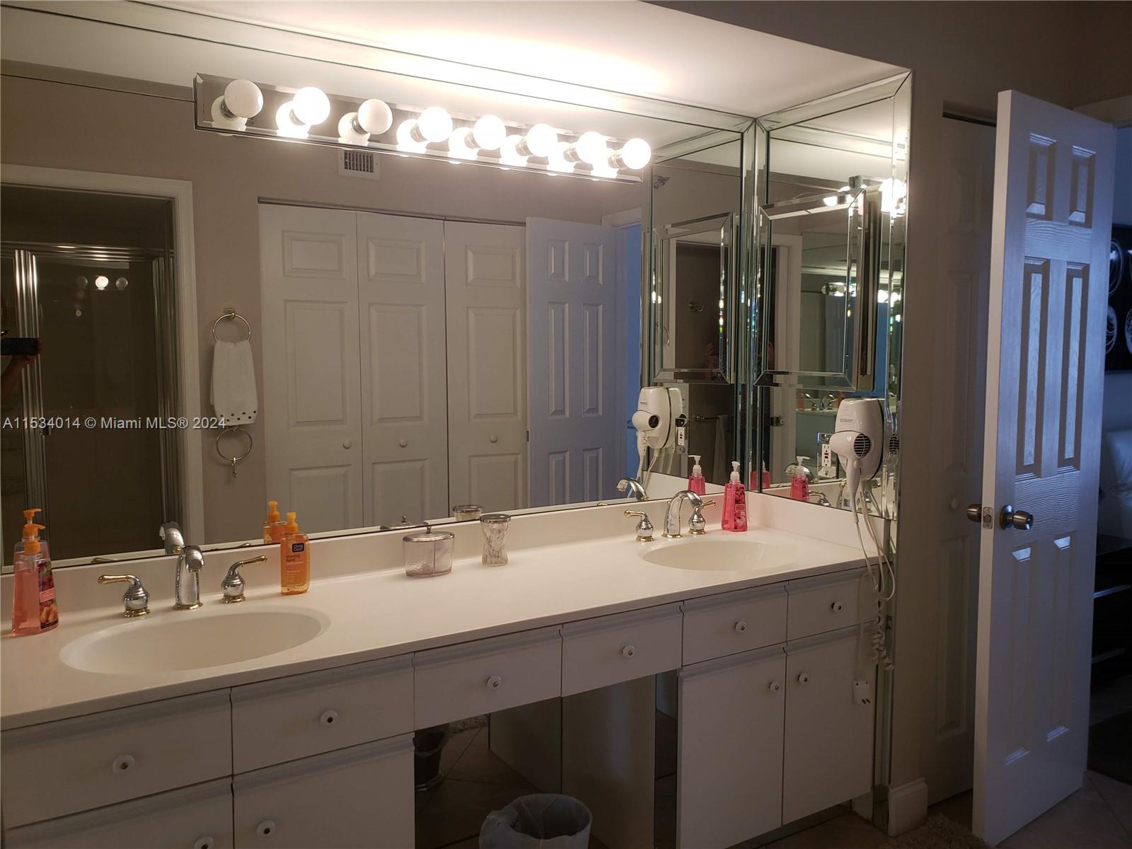 3530 Mystic Pointe Dr 2313, Aventura, Florida 33180, 2 Bedrooms Bedrooms, ,2 BathroomsBathrooms,Residential,For Sale,3530 Mystic Pointe Dr 2313,A11534014