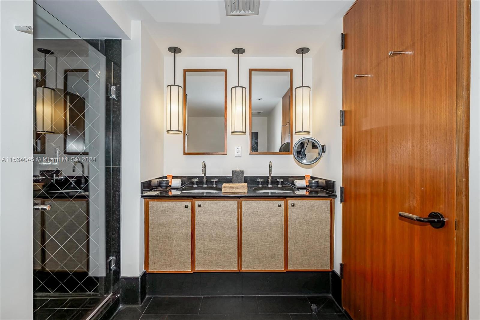 101 20th St 1804, Miami Beach, Florida 33139, 2 Bedrooms Bedrooms, ,2 BathroomsBathrooms,Residential,For Sale,101 20th St 1804,A11534045