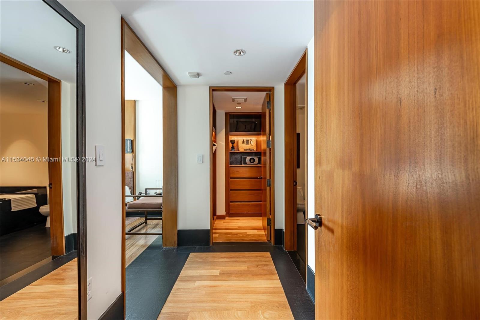 101 20th St 1804, Miami Beach, Florida 33139, 2 Bedrooms Bedrooms, ,2 BathroomsBathrooms,Residential,For Sale,101 20th St 1804,A11534045