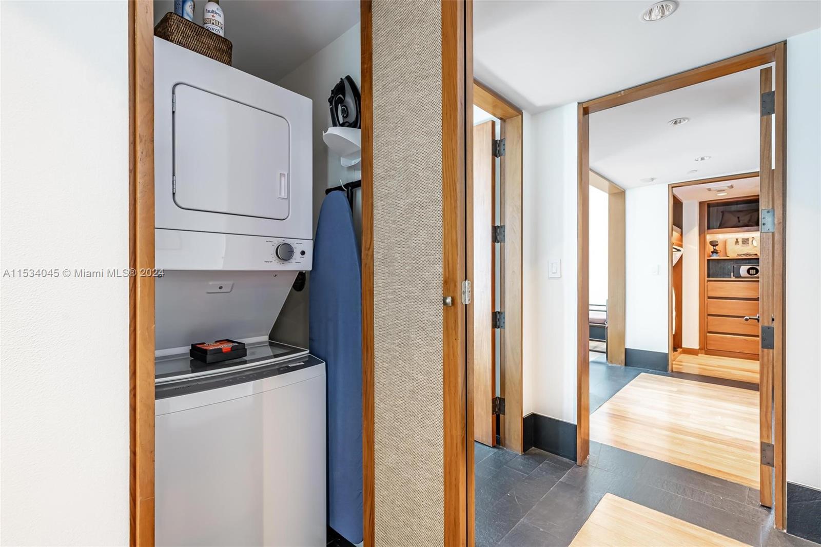 101 20th St 1804, Miami Beach, Florida 33139, 2 Bedrooms Bedrooms, ,2 BathroomsBathrooms,Residential,For Sale,101 20th St 1804,A11534045