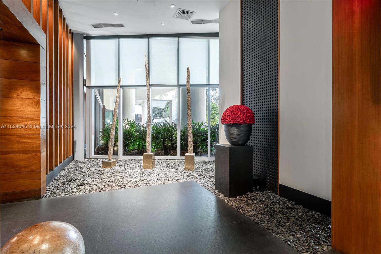 101 20th St 1804, Miami Beach, Florida 33139, 2 Bedrooms Bedrooms, ,2 BathroomsBathrooms,Residential,For Sale,101 20th St 1804,A11534045