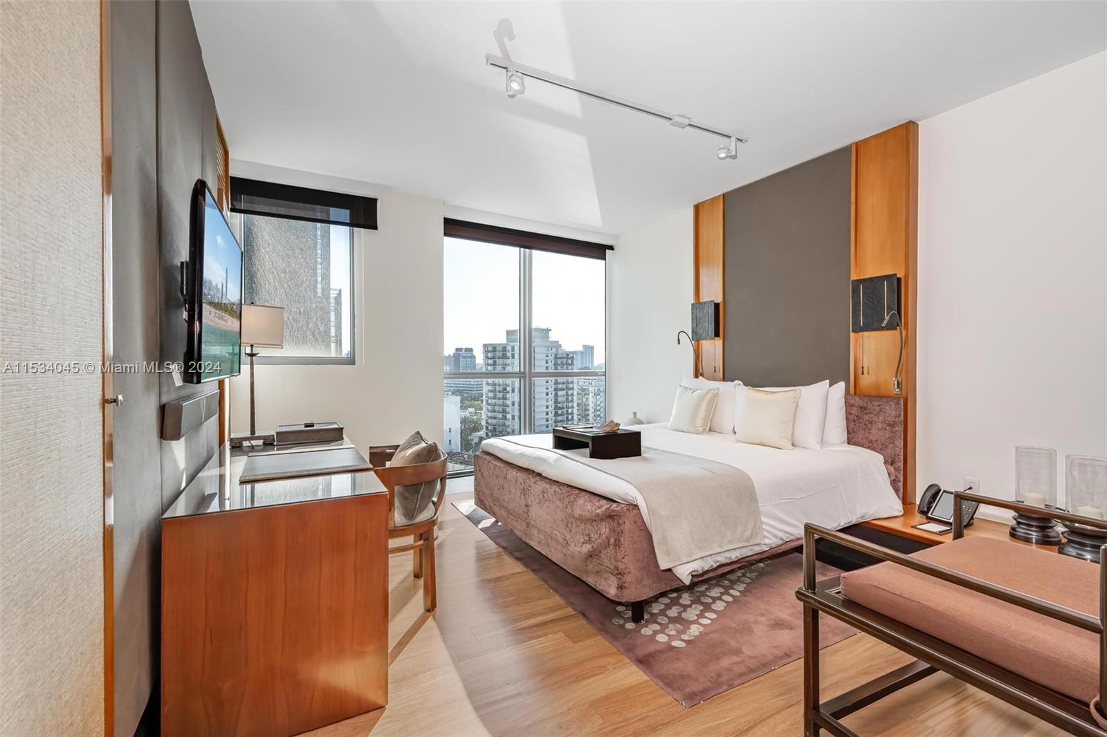 101 20th St 1804, Miami Beach, Florida 33139, 2 Bedrooms Bedrooms, ,2 BathroomsBathrooms,Residential,For Sale,101 20th St 1804,A11534045